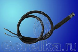 Фотодатчик DANFOSS 057H7081 используется с автоматами горения Danfoss для контроля горения. Датчик пламени DANFOSS 057H7081 применяется для контроля, пламени в видимом спектре. Датчик контроля пламени DANFOSS 057H7081 используется в прерывистом режиме работы.
Датчик наличия пламени DANFOSS 057H7081 срабатывает на дневной свет, раскаленный огнеупорный кирпич топочной камеры, или освещение. Датчик с высокой чувствительностью. Длина корпуса датчика 50 мм.
Длина кабеля 440 мм.