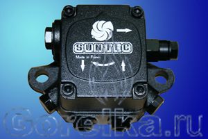 Насос SUNTEC AN 97 C 7257. Регулятор давления с функцией запирания, выход на форсунку слева (смотреть со стороны вала). Производительность: при давлении 10 атм 130 лит. Вращение: против часовой стрелки (смотреть со стороны вала). Метод крепления: фланец диаметром 54 мм. Присоединение топливных шлангов диаметром 1/4