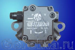 Насос SUNTEC AN47D 7219. Регулятор давления с функцией запирания, выход на форсунку справа (смотреть со стороны вала). Производительность: при давлении 10 атм 82 лит. Вращение: против часовой стрелки (смотреть со стороны вала). Метод крепления: фланец диаметром 54 мм. Присоединение топливных шлангов диаметром 1/4