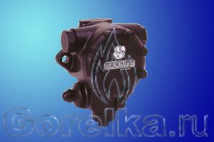 Насос SUNTEC J 6 CCC 1002. Регулятор давления с функцией запирания, выход на форсунку слева. Производительность: при давлении 10 атм 261 лит. Вращение: против часовой стрелки со стороны вала. Метод крепления: фланец диаметром 54 мм. Присоединение топливных шлангов диаметром 1/2