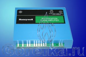 Усилитель сигнала пламени HONEYWELL R7847 A 1033 устанавливается как модуль усиливающий сигнал пламени в контроллерах горения HONEYWELL серии EC7800. Предназначен для усиления и образования устойчивого сигнала пламени от ультрафиолетового фотодатчика HONEYWELL серии C7012A или электрода ионизации серии: C7004, C7005, C7007, C7008, C7009, Q179