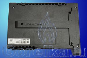 Блок управления ELCO TCH 211.00. Используется для двухступенчатых жидкотопливных горелок: Вcтроенные разъемы для подключения кабелей компонентов (жидкотопливного насоса, электродвигателя, датчика пламени, трансформатора поджига.
Вывод на информационный жидкокристаллический экран 65300790.
Встроенный 7-контактный разъем.
Предохранительное время TS = 3 с.
Версия прошивки менеджера 2.1x.
Заменен на менеджер горения с новой прошивкой 2.2x 65300878.