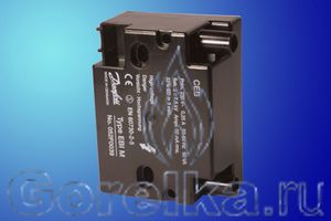 Трансформатор розжига EBI M 052F0039 предназначен для поджига горючей смеси высоковольтной электрической дугой создаваемой между электродами поджига. Трансформатор поджига EBI M 052F0039 имеет следующие характеристики: Напряжение питания 230 В / 50 Гц. Напряжение поджига 2 х 7.5 кВ. Сила тока 0,25 А. Ток поджига 50 мА. ED 33% при 3 мин. Штекерный разъем питания. Штекерный разъем кабеля поджига диаметром 4 мм. Внимание: трансформатор снят с производства и заменён на EBI4 M 052F4057