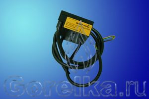 Трансформатор розжига ZT 812B предназначен для поджига горючей смеси высоковольтной электрической дугой создаваемой между электродами поджига. Трансформатор поджига ZT 812B имеет следующие характеристики: Напряжение питания 220 - 240 В / 40 - 60 Гц. Напряжение поджига 1 х 11.5 кВ. Мощность 50 ВА. Ток поджига 17 мА. ED 25% при 3 мин. Штекерный разъем питания. Длинна кабеля поджига 1000 мм 7 мм.