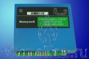 Усилитель сигнала пламени HONEYWELL R7847 B 1072 устанавливается как модуль в контроллеры горения HONEYWELL следующих серий: EC7810, EC7820, EC/RM7823, EC/RM7830, EC/RM7850, EC/RM7885, EC/R7140, RM7800, RM7824, RM7838, RM7840, RM7888, RM7890, RM7895, RM7896, RM7897, RM7898. Предназначен для усиления и образования устойчивого сигнала пламени от электрода ионизации или ультрафиолетового фотодатчика HONEYWELL С7012 серии А или С.