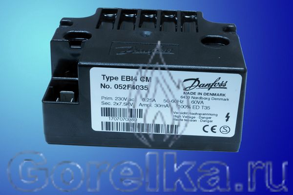 Трансформатор розжига Danfoss EBI4 CM 052F4035 предназначен для поджига горючей смеси высоковольтной электрической дугой создаваемой между электродами поджига. Трансформатор поджига Danfoss EBI4 CM 052F4035 имеет следующие характеристики: Напряжение питания 230 В / 50 - 60 Гц. Напряжение поджига 2 х 7.5 кВ. Сила тока 60 V А. Ток поджига 30 мА. ED 100%. Штекерный разъем питания. Штекерный разъем кабеля поджига диаметром 4 мм.