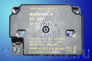 Трансформатор розжига ZT 930 предназначен для поджига горючей смеси высоковольтной электрической дугой создаваемой между электродами поджига. Трансформатор поджига ZT 930 имеет следующие характеристики: Напряжение питания 220 - 240 В / 50 - 60 Гц. Напряжение поджига 2 х 7 кВ. Сила тока 0,25 А. Ток поджига 40 мА. ED 33% при 3 мин. Штекерный разъем питания. Два игольчатых разъёма для присоединения кабелей поджига диаметром 1 мм.