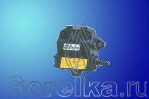 Насос SUNTEC TA 3 A 4010. Регулятор давления с функцией запирания, выход на форсунку слева (смотреть со стороны вала). Производительность: при давлении 20 атм 770 лит. Может быть использован для мазута. Вращение: по часовой стрелке (смотреть со стороны вала). Метод крепления: фланец диаметром 54 мм. Присоединение топливных шлангов диаметром 1/2
